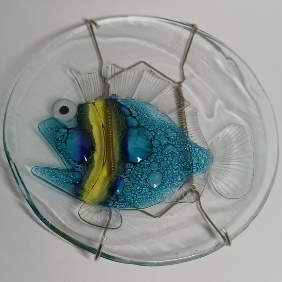 Set of 3 Fused Art Glass Fish 🐟 on Clear Plates Wall Decor - Picture 8 of 15